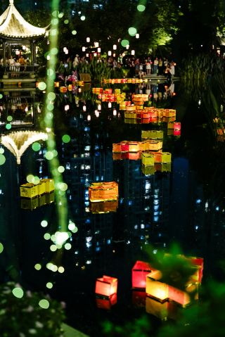 Chengdu | Light a lantern, illuminate the night with Qixi romance