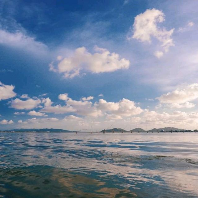 Songkhla Pier คาเฟ่สุดชิลล์ริมทะเลสาบสงขลา 