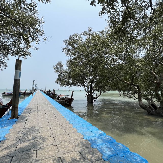 ร้านอาหารและที่พักดีริมทะเล หาดไร่เลย์
