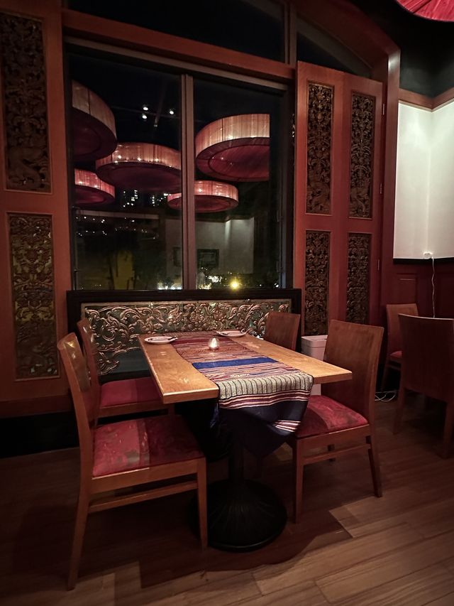 浪漫海濱夜景愉景灣泰國美食