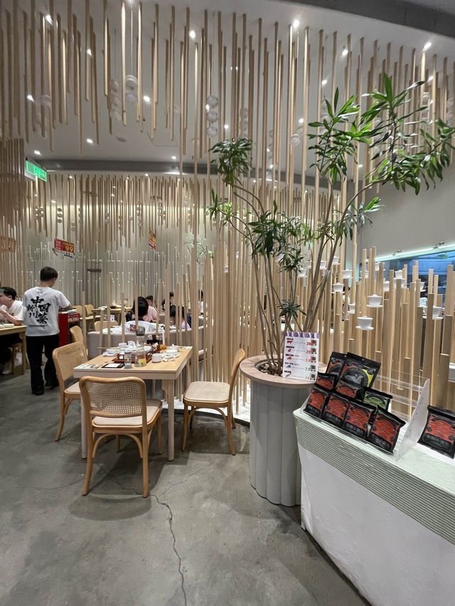 首創酸菜魚專門店‼️新派川菜❤️新民價錢☺️漁語魚