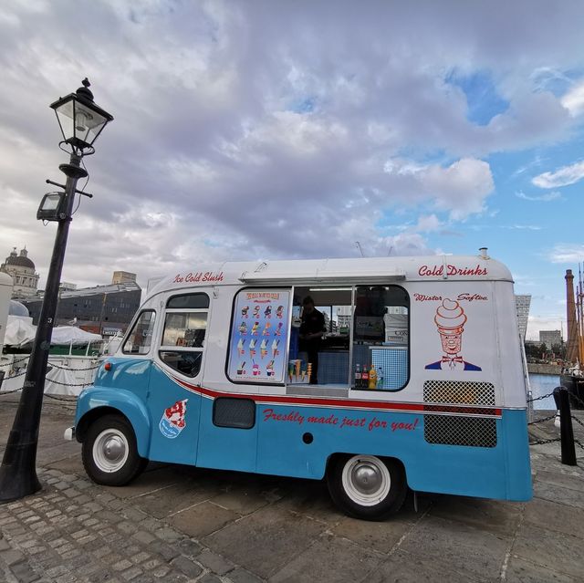 A walk around the Liverpool Docks