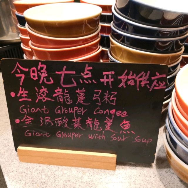 澳門最豪華自助餐：自助山