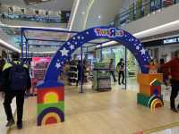 TOYSRUS pop-up store 🏬 