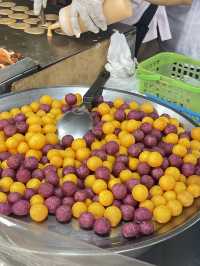 ตุ๊ก ขนมไข่เต่า ตลาดนัดเจริญสุข 