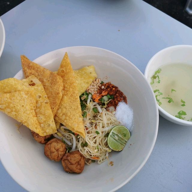 เตี๋ยวเผือก ดำเนินสะดวก 