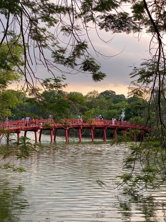 HOAN KIEM LAKE - Hanoi