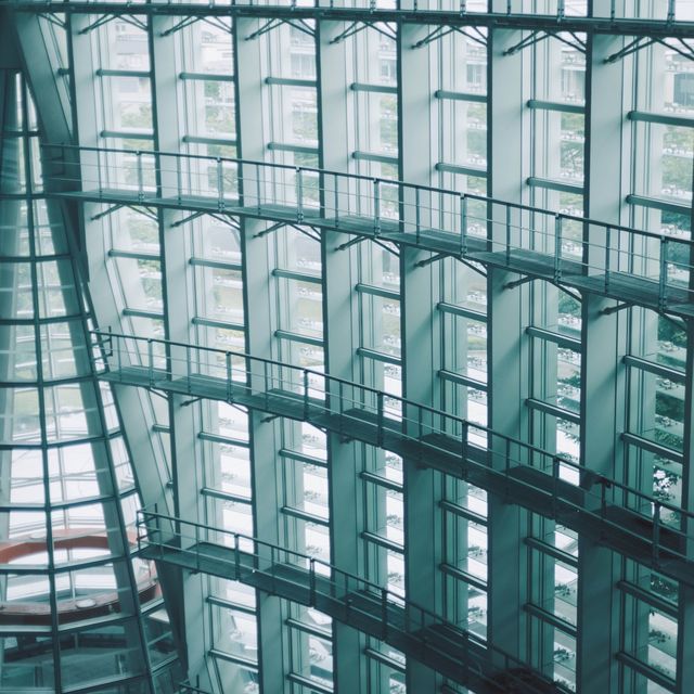 【東京】大人デートにぴったり！「国立新美術館」の美しい建物を眺めながら一息つこう☕️