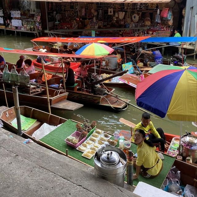 ลงเรือเที่ยว ตลาดน้ำดำเนินสะดวก ราชบุรี