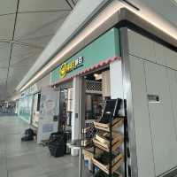 香港機場真係好大🤣