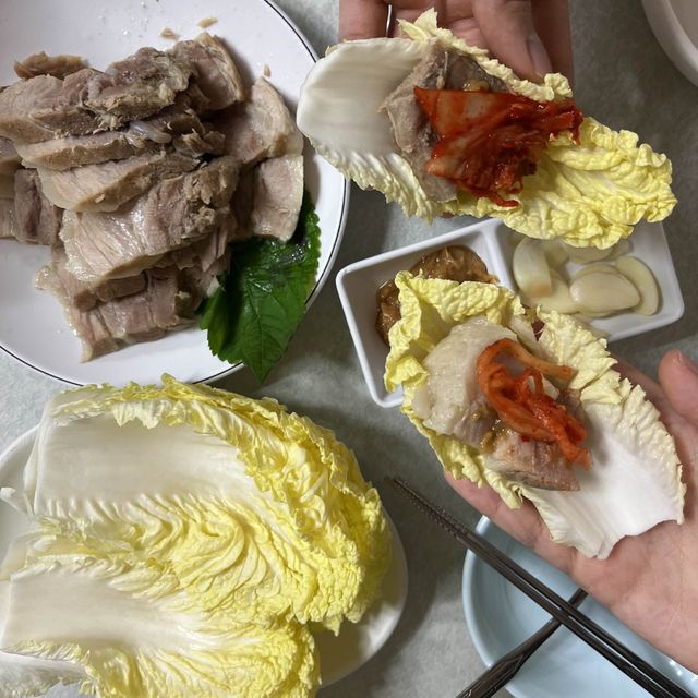 비오는 날 보쌈&칼국수와 즐기는 푸짐한 한상, 대련집