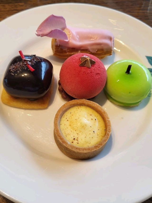 承傳百年的英國皇室餐廳