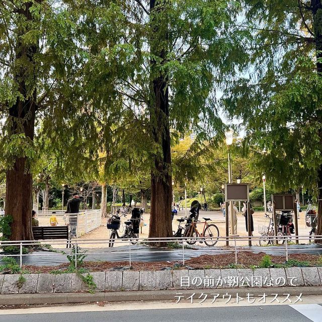 【大阪・靭公園】公園の目の前にある開放的なカフェ