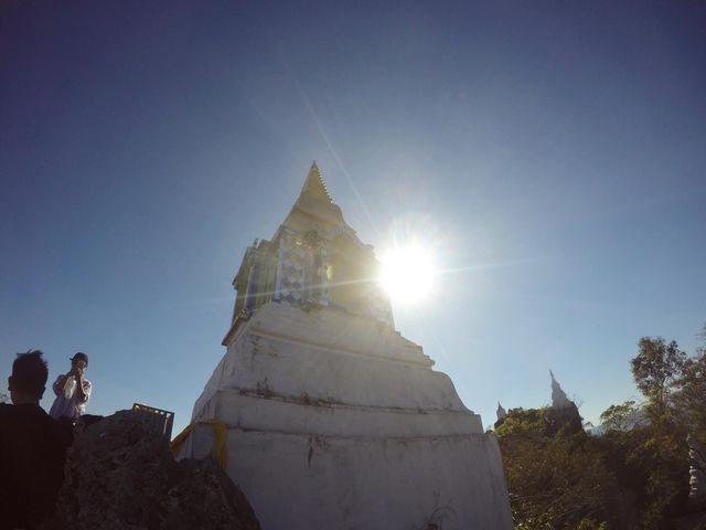 วัดพระบาทปู่ผาแดง ลำปาง