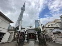 東京・押上。スカイツリーが写り込む景色『押上天祖神社』