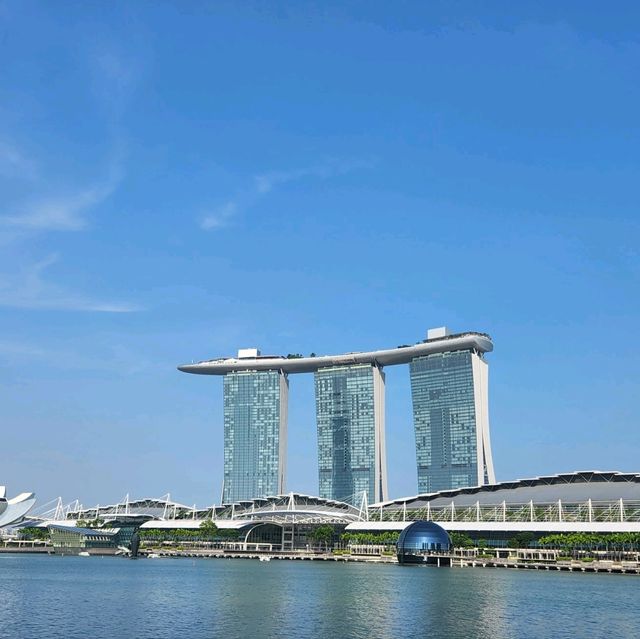 The Fullerton Bay Hotel Surroundings