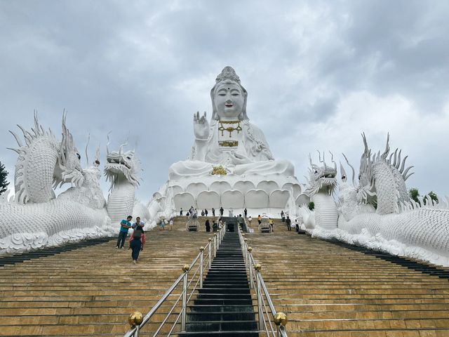 วัดห้วยปลากั้ง(พระอาจารย์พบโชค) 