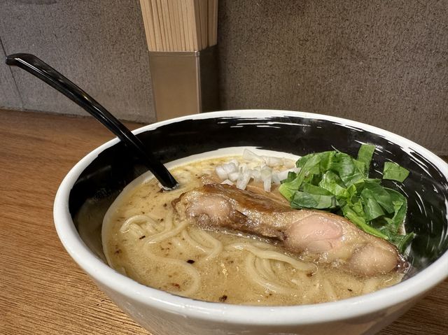 福岡・中洲。横浜のラーメンを中洲で味わう事のできる『RAMEN 浜虎 福岡中洲店』