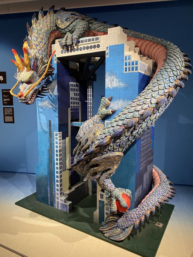 梅田スカイビル27階絹谷幸二天空美術館