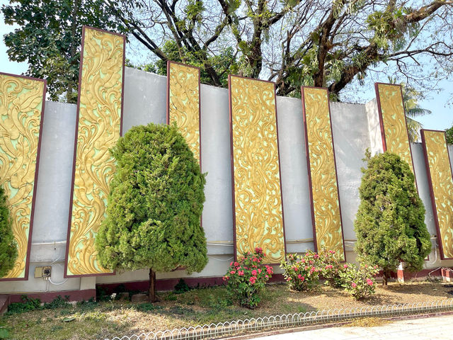 อนุเสาวรีย์พระเจ้าบุเรงนอง ท่าขี้เหล็ก, พม่า