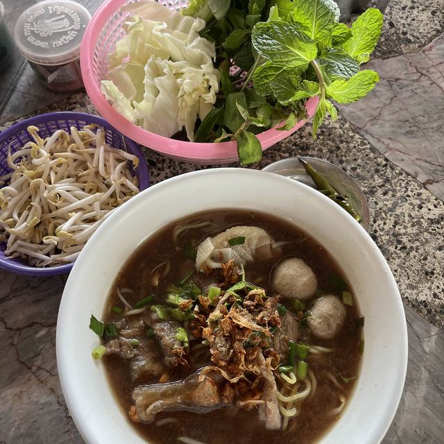 ก๋วยเตี๋ยวเรือใบชินบุตร : หนองบัวลำภู