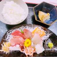 【長野県/下諏訪町　10mの巨大な水槽がある🐟新鮮で肉厚なお刺身定食が食べられる食堂】