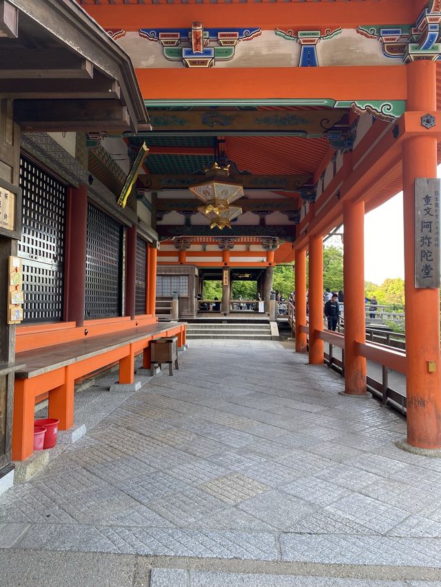 【京都】朱色と木造のコントラスト