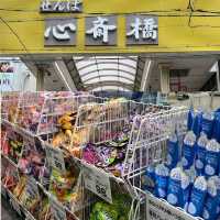 「大阪心齋橋商店街，觀光客必去」