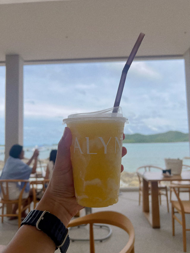 คาเฟ่เปิดใหม่ชลบุรี-สัตหีบ Palyn Cafe Samaesarn