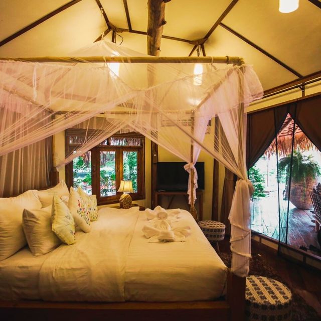 🏕 The River Flows Camp แคมป์สุดชิคริมแม่น้ำ
