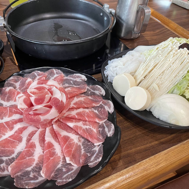 AKIYOSHI (อะคิโยชิ)