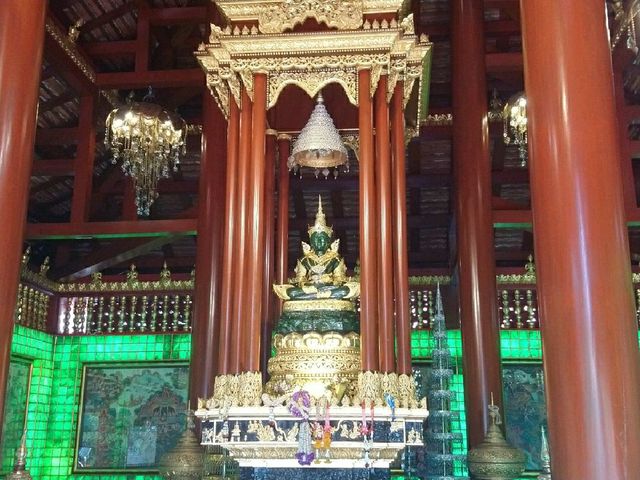 ไหว้พระแก้วเมืองเชียงราย
