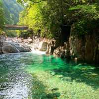 【長野】絶景エメラルドグリーンの川で川遊び