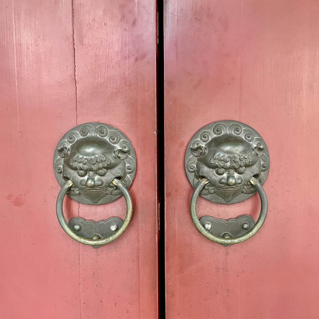 Sacred Serenity in Chinatown's Heart