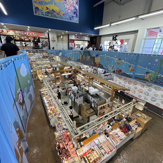 【静岡】温泉施設や飲食店が立ち並ぶ道の駅