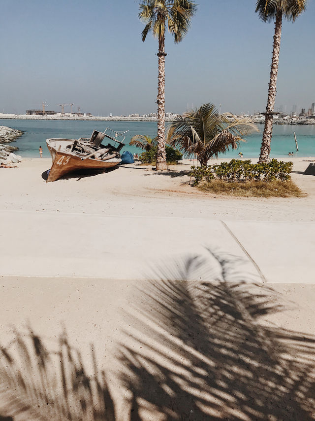 【Dubai】のんびり過ごせる小さなカラフルビーチ