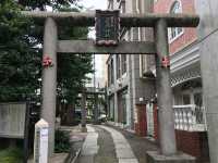 東京新宿的靜謐之地：探訪嚴嶋神社抜弁天