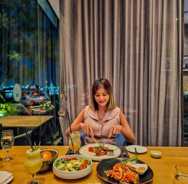 ที่พักใจกลางศรีราชา ติดริมทะเล