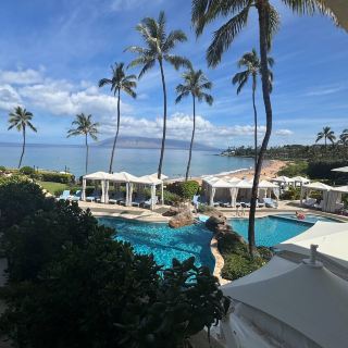 Escape to Paradise at Four Seasons Maui! 🌴☀️ Where Summer Never Ends and Luxury Knows No Bounds