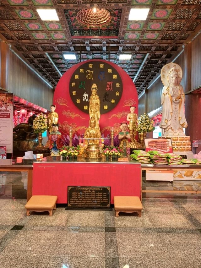 ชมวัดจีนย่านบางบัวทอง