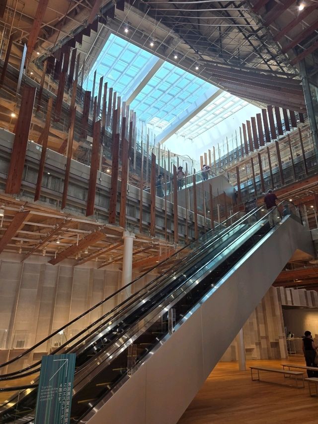 富山市ガラス美術館に行ってみた