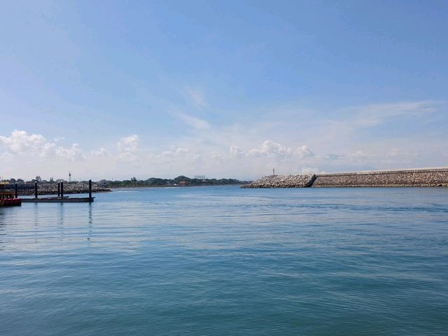 「巴釐島旅行貼士：自己去碼頭買船票去南夢島佩妮達島或者用Trip.com預定船票更便宜！」