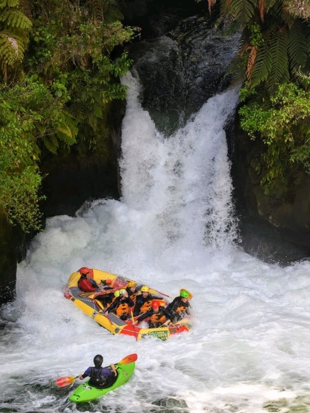 🇳🇿 Rafting at Okere Falls 📍 Rotorua