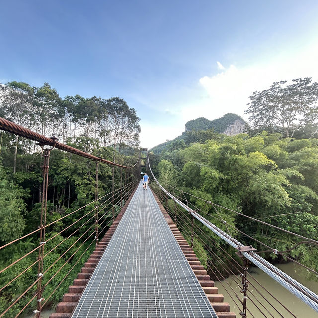 สะพานแขวนภูเขารูปหัวใจ 🩷
