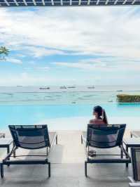 Novotel Marina Sriracha สระว่ายน้ำวิวทะเลพาโนราม่า