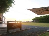 มาคาเฟ่ริมทะเล Skoop Beach cafe 