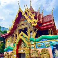 ลอดโบสถ์เสริมดวงที่วัดนาคปรก