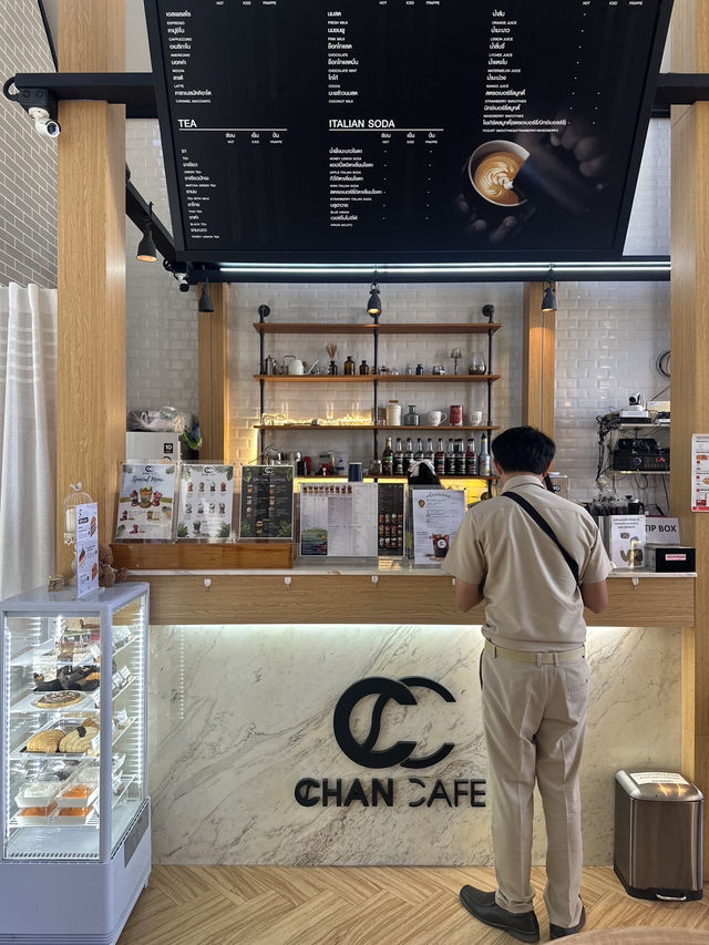 เที่ยว CHAN CAFE คาเฟ่น่ารักธีมคริสต์มาส