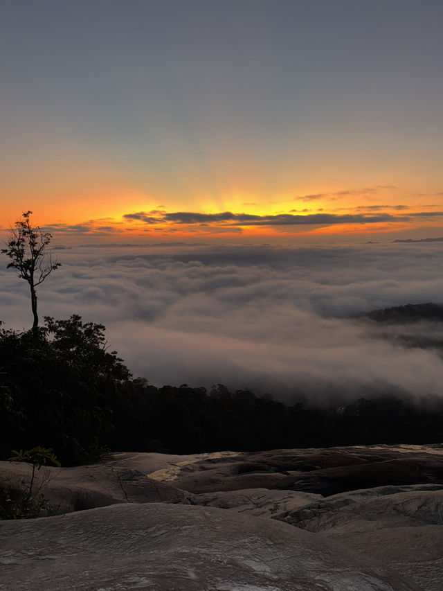 Sunrise in the Clouds: Magic at Kem Baha Dabong!