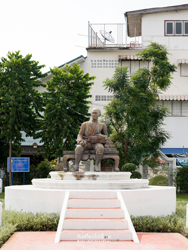 วิถีชีวิตริมน้ำที่ย่านวัดพลับพลาชัย เมืองเพชรบุรี